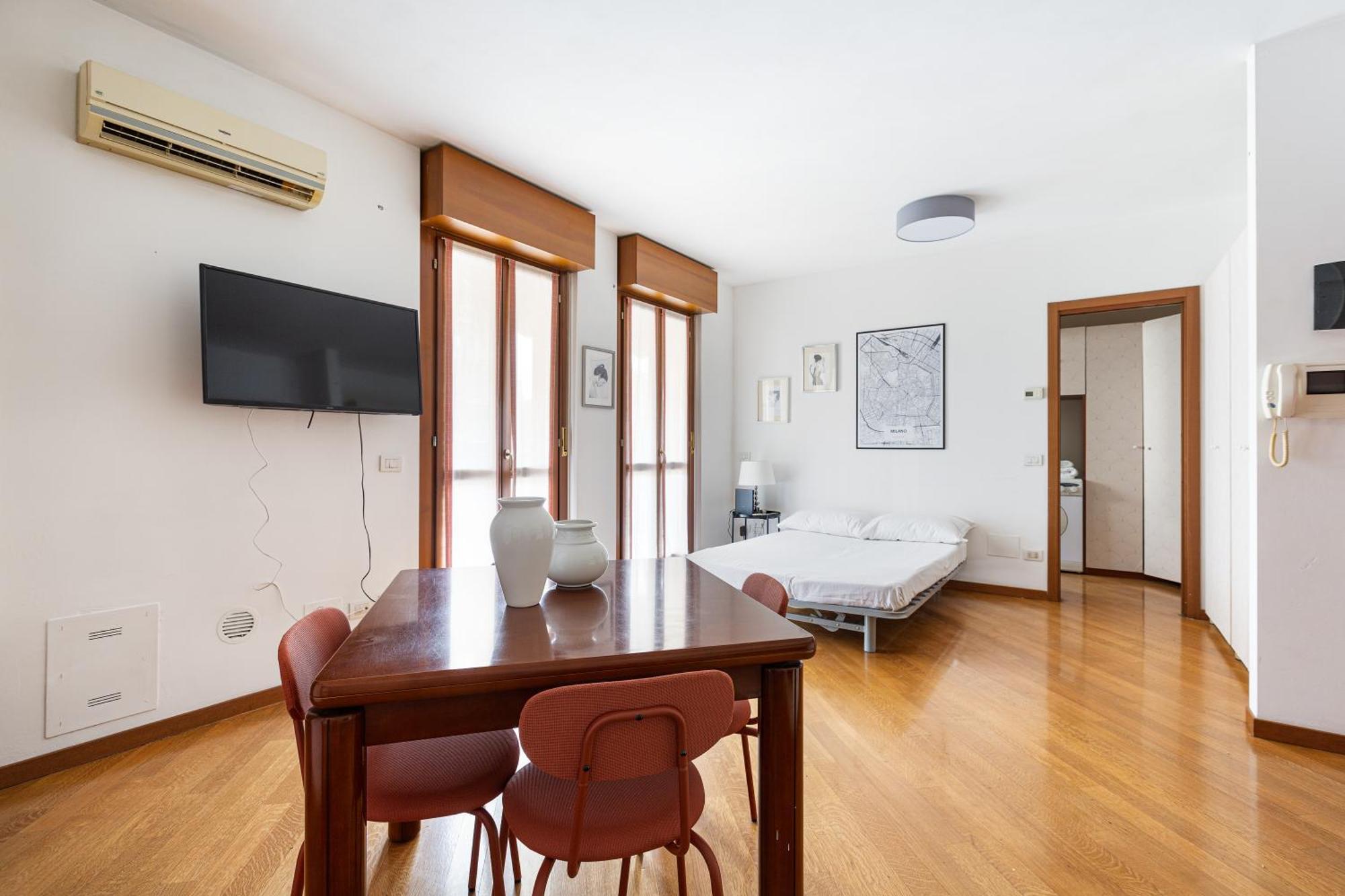 Cosy Studio With Balcony & Private Garage Milaan Buitenkant foto