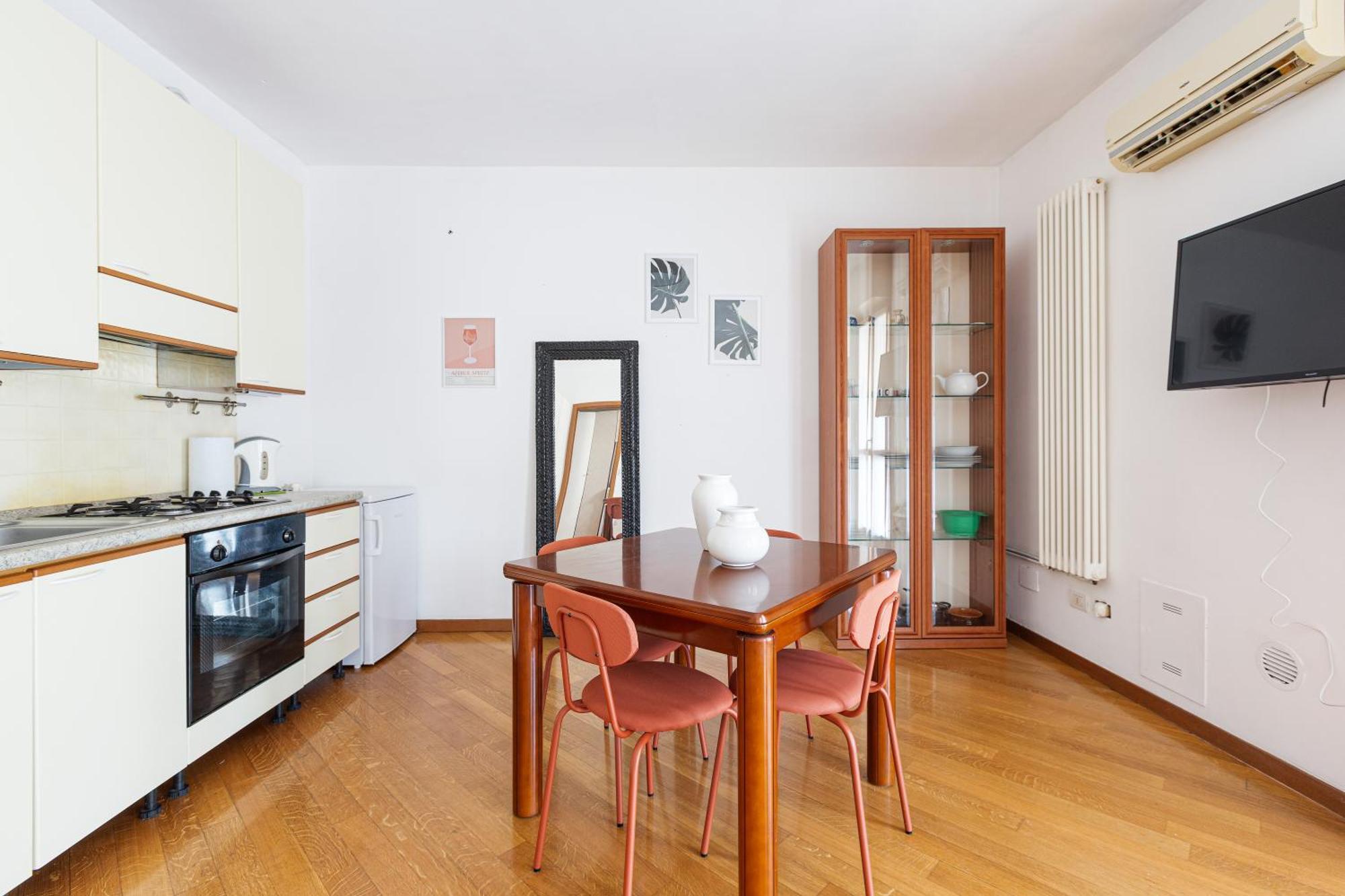 Cosy Studio With Balcony & Private Garage Milaan Buitenkant foto