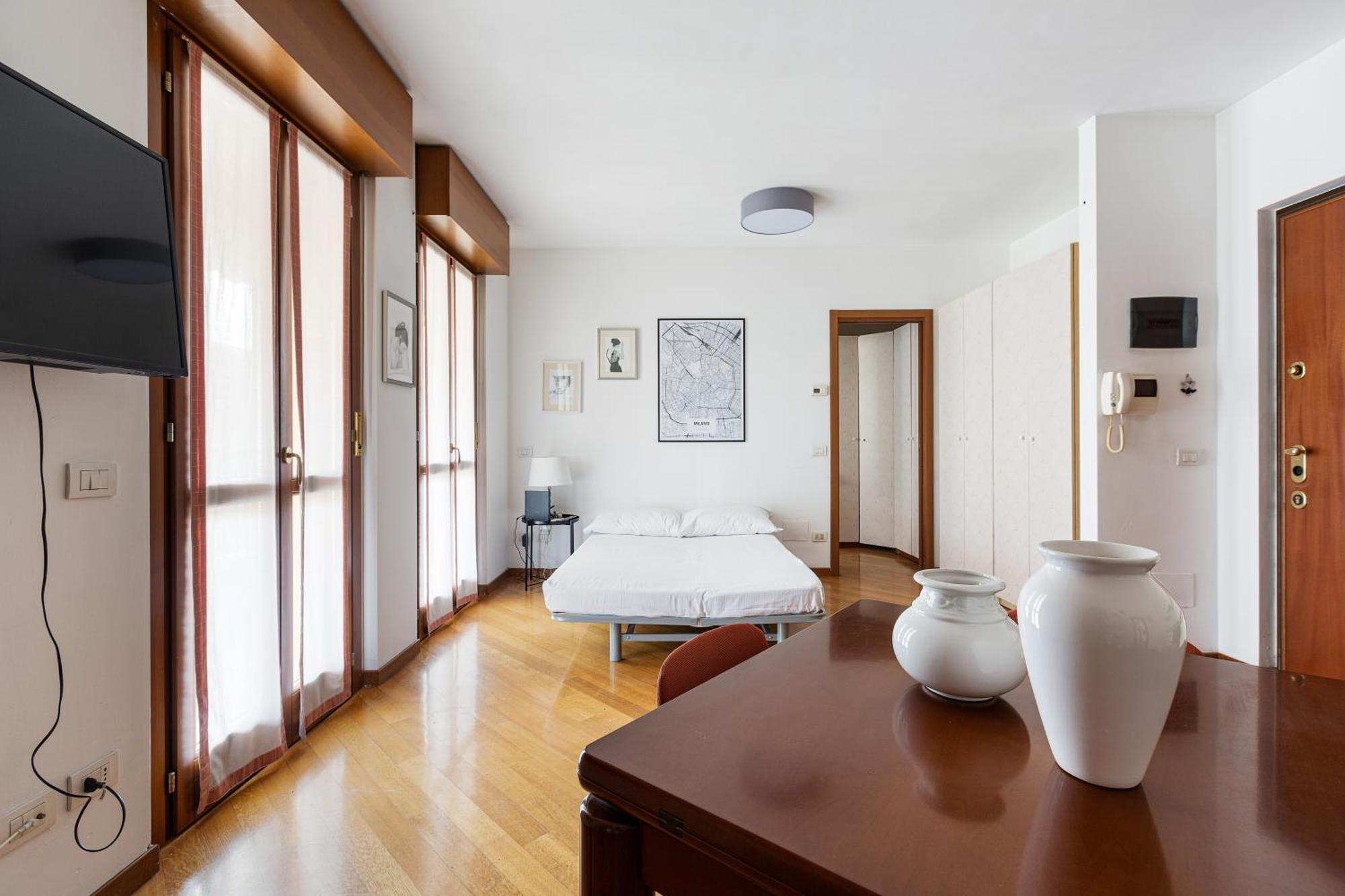 Cosy Studio With Balcony & Private Garage Milaan Buitenkant foto