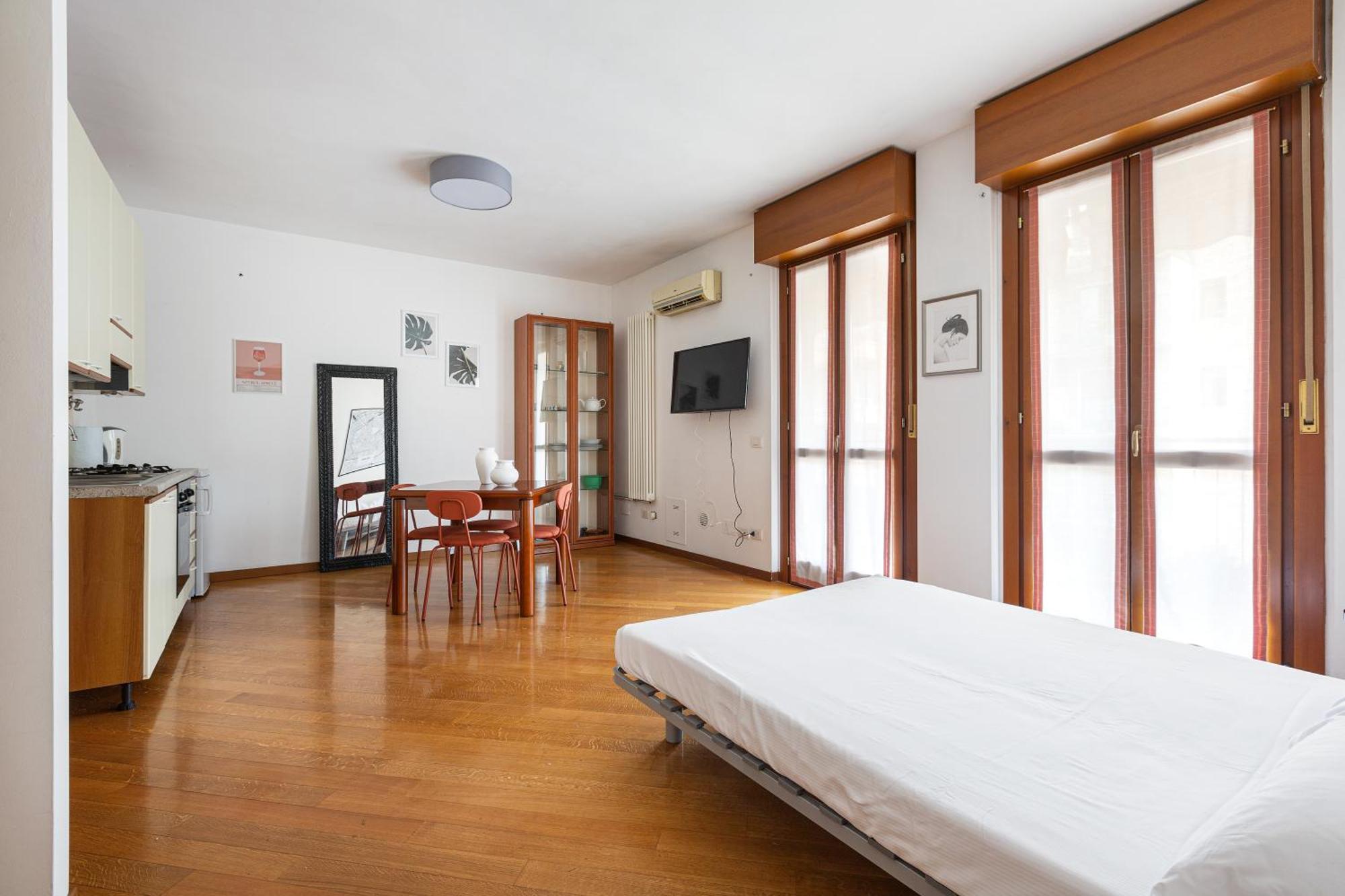 Cosy Studio With Balcony & Private Garage Milaan Buitenkant foto