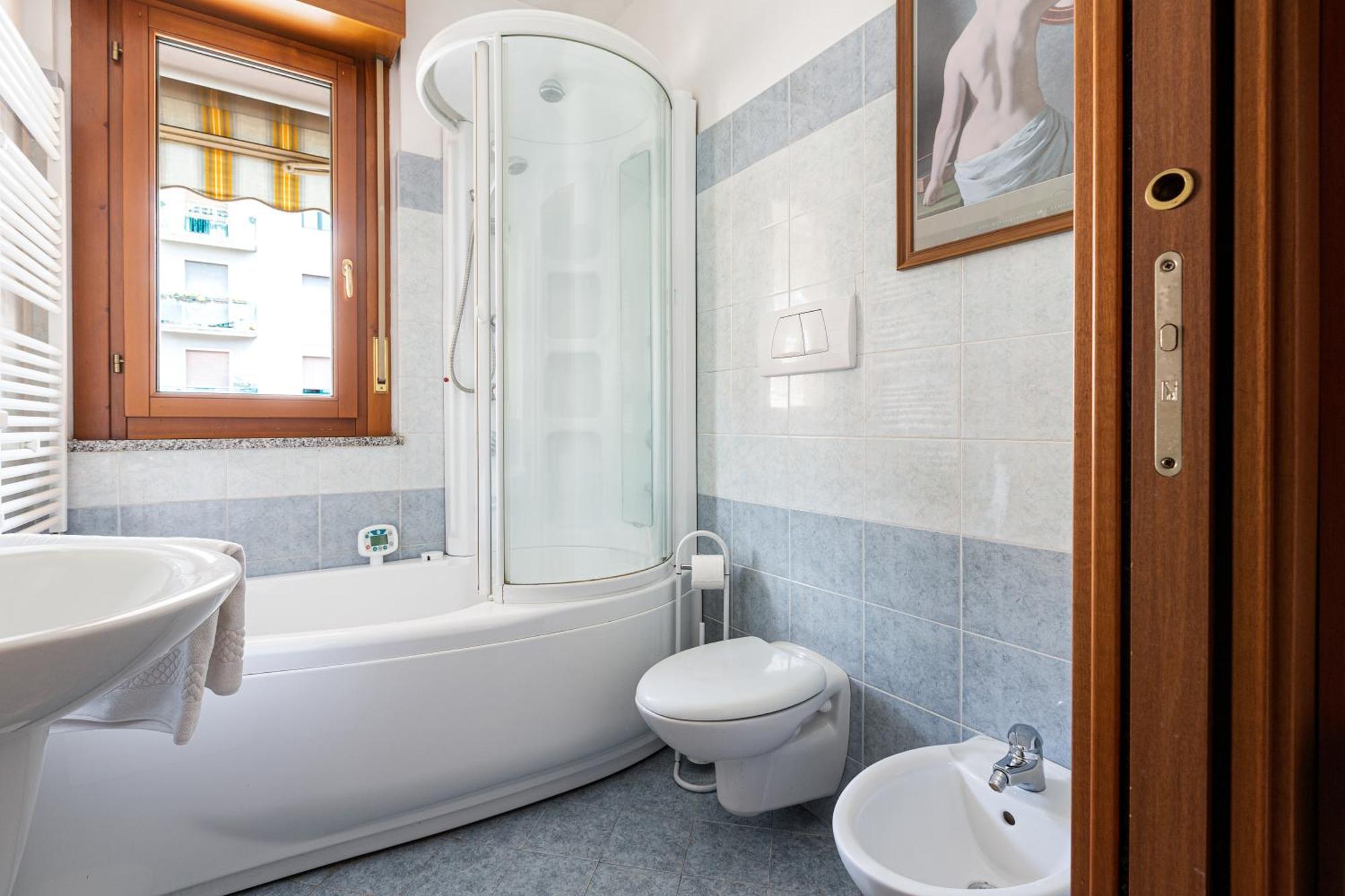 Cosy Studio With Balcony & Private Garage Milaan Buitenkant foto