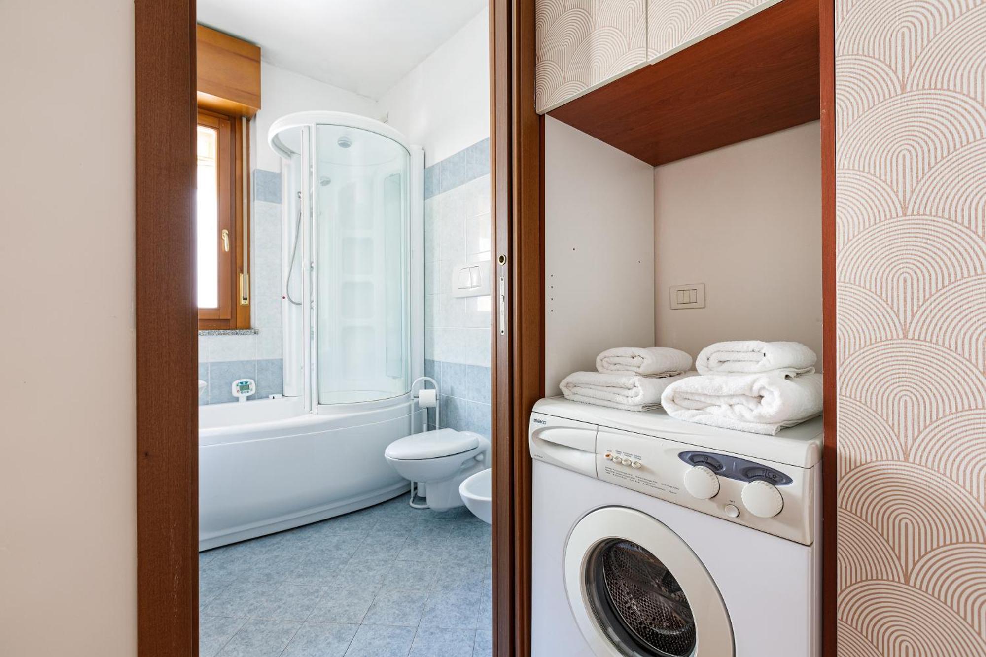 Cosy Studio With Balcony & Private Garage Milaan Buitenkant foto